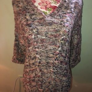 Warm quarter sleeve sweater. Multicolor